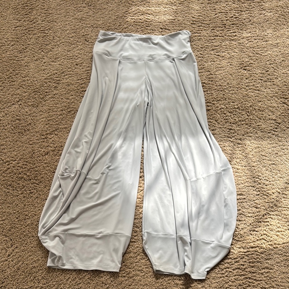 Stylish Sympli gray cuffed wide leg lantern pants